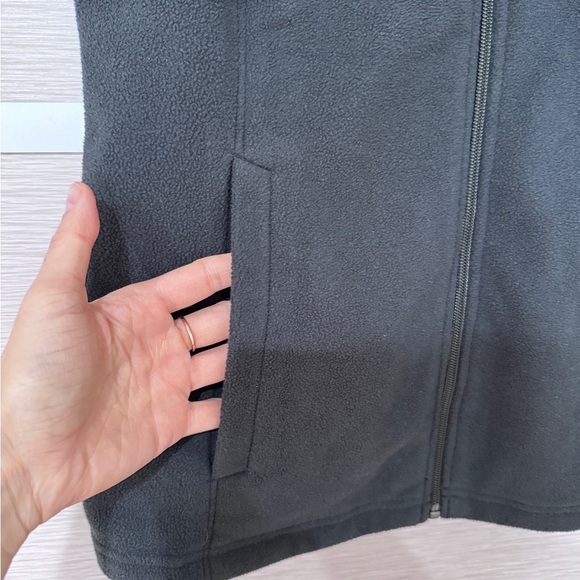 Columbia Black Vest in XS - Picture 6 of 10
